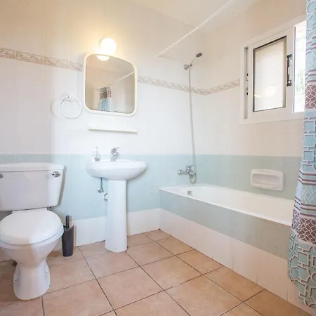 Geraeumige Und Private Ferienvilla Mit Eigenem Pool Feriehus *
