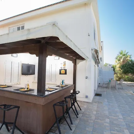 Geraeumige Und Private Ferienvilla Mit Eigenem Pool * Ayia Napa