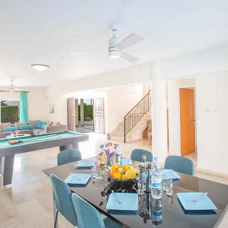 Geraeumige Und Private Ferienvilla Mit Eigenem Pool Ayia Napa